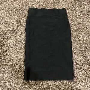Black bodycon skirt